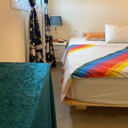 Sarin Room Yehud-Monosson Ngoại thất bức ảnh